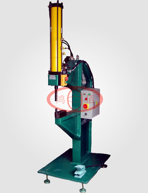 壓鉚機.jpg 壓鉚機.jpg